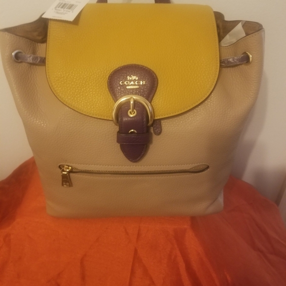 HANDBAGS GALORE! - Picture 6 of 7